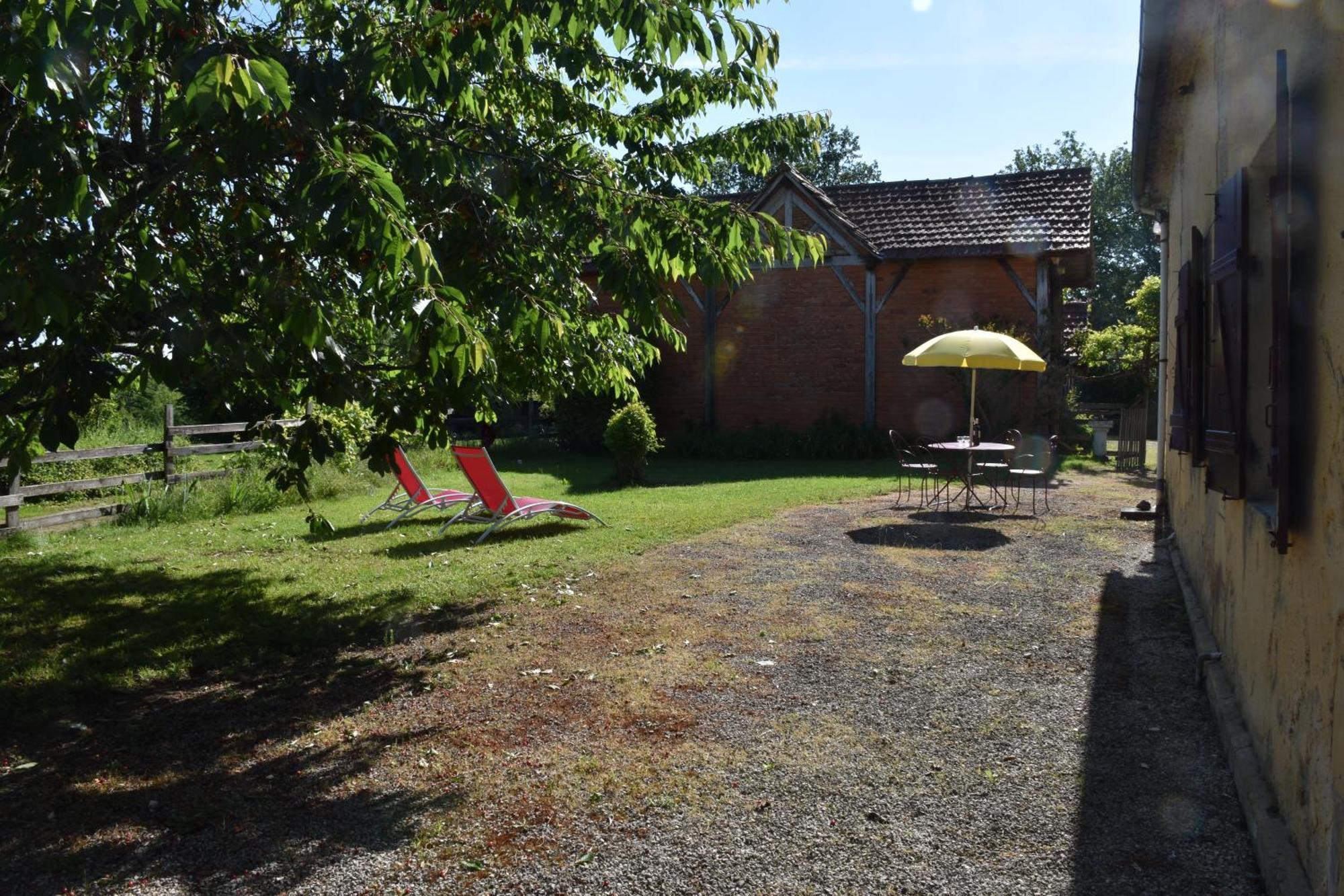 3 gites à la campagne - Bergerac à 5mn - Domaine de Bellevue Cottage Lembras Exterior foto
